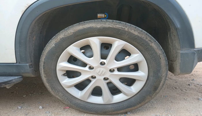 2023 Maruti Grand Vitara SIGMA SMART HYBRID, Petrol, Manual, 35,056 km, tyre