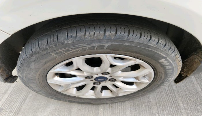 2014 Ford Ecosport TITANIUM 1.5L DIESEL, Diesel, Manual, 2,01,723 km, tyre