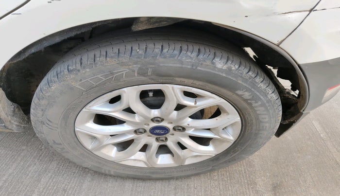 2014 Ford Ecosport TITANIUM 1.5L DIESEL, Diesel, Manual, 2,01,723 km, tyre