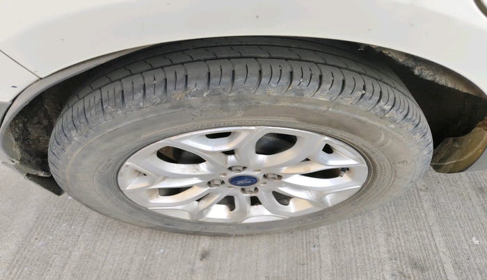 2014 Ford Ecosport TITANIUM 1.5L DIESEL, Diesel, Manual, 2,01,723 km, tyre