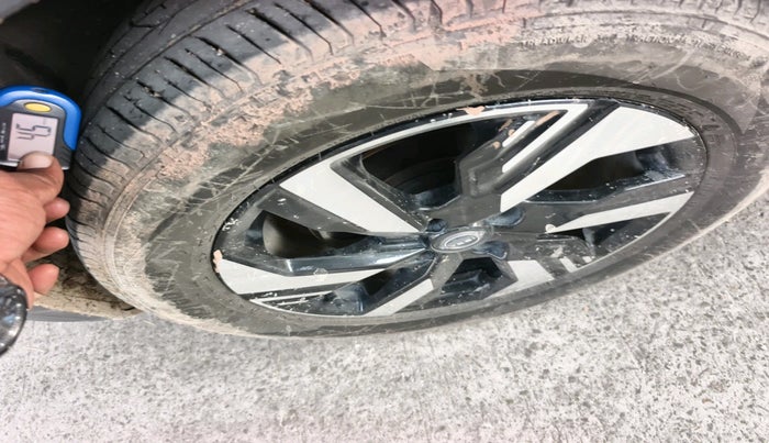 2024 Nissan MAGNITE XL, Petrol, Manual, 15,270 km, tyre