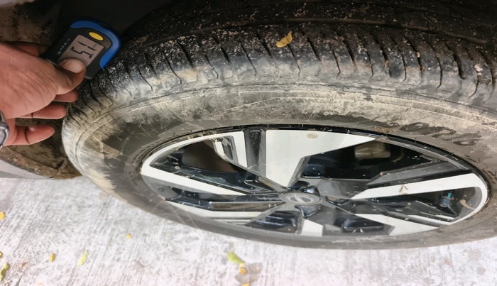 2024 Nissan MAGNITE XL, Petrol, Manual, 15,270 km, tyre