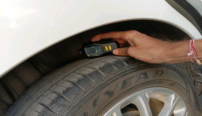 2018 Maruti Swift ZXI AMT, Petrol, Automatic, 76,117 km, tyre