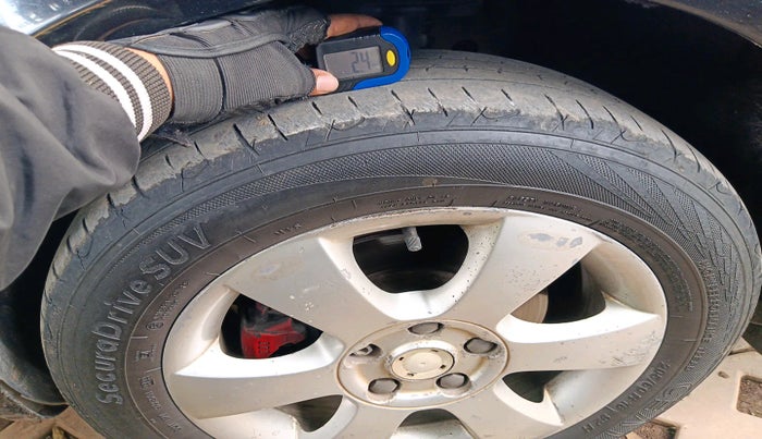 2010 Skoda Laura ELEGANCE 1.9 TDI AT, Diesel, Automatic, 2,31,652 km, tyre