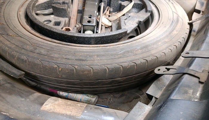 2010 Skoda Laura ELEGANCE 1.9 TDI AT, Diesel, Automatic, 2,31,652 km, tyre