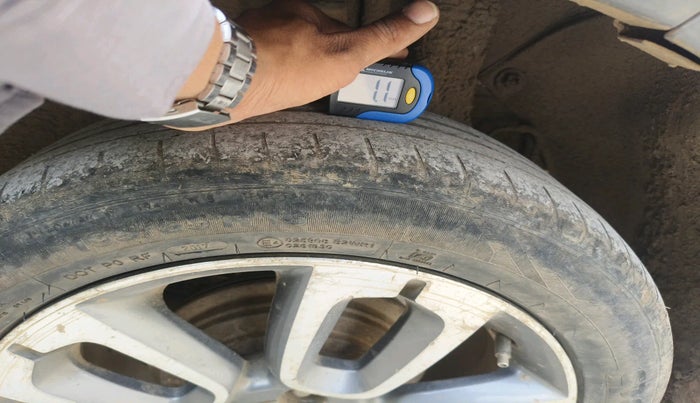 2015 Hyundai i20 Active 1.4 SX, Diesel, Manual, 1,29,405 km, tyre