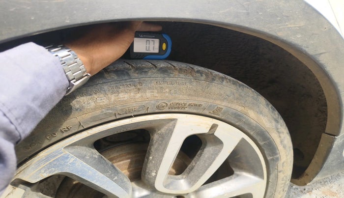 2015 Hyundai i20 Active 1.4 SX, Diesel, Manual, 1,29,405 km, tyre