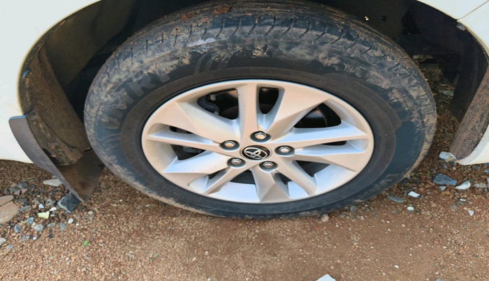 2018 Toyota Innova Crysta 2.4 VX 7 STR, Diesel, Manual, 46,704 km, tyre