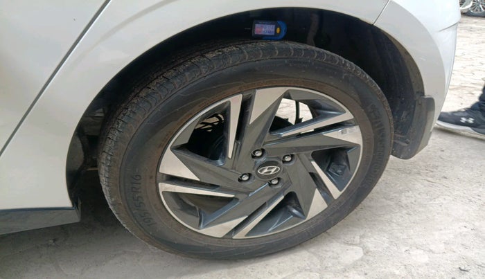 2023 Hyundai NEW I20 ASTA 1.2 MT, Petrol, Manual, 10,771 km, tyre