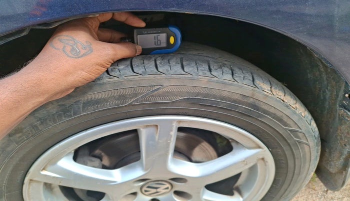 2014 Volkswagen Vento HIGHLINE DIESEL 1.6, Diesel, Manual, 1,32,412 km, tyre