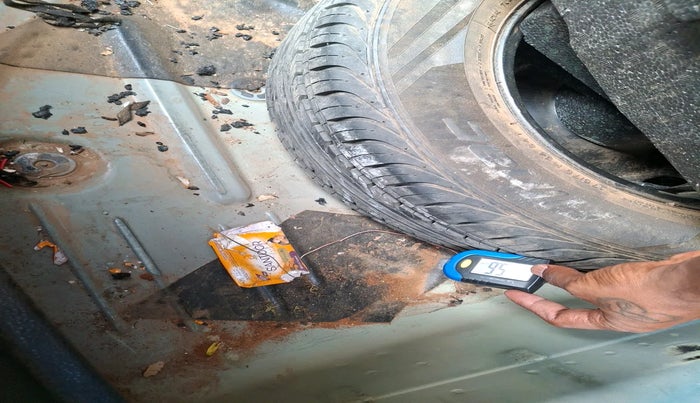 2014 Volkswagen Vento HIGHLINE DIESEL 1.6, Diesel, Manual, 1,32,412 km, tyre