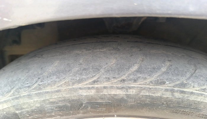 2011 Hyundai Eon MAGNA +, Petrol, Manual, 52,948 km, tyre