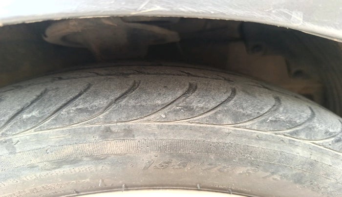 2011 Hyundai Eon MAGNA +, Petrol, Manual, 52,948 km, tyre