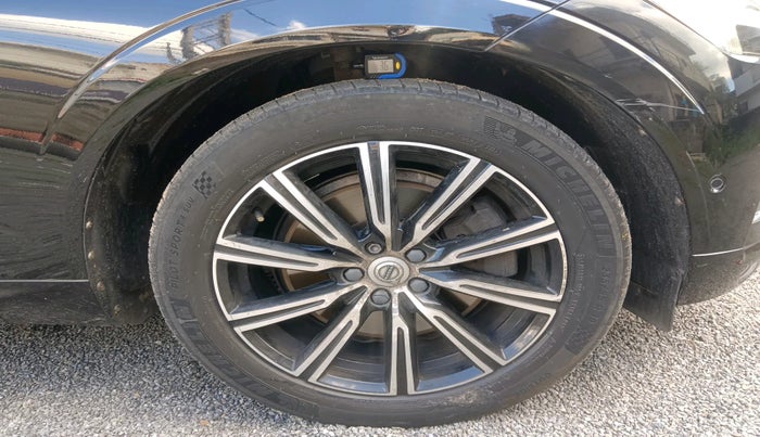 2019 Volvo XC 60 D5 INSCRIPTION, Diesel, Automatic, 85,149 km, tyre