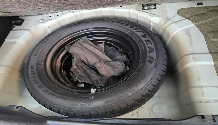 2013 Hyundai i20 SPORTZ 1.2, Petrol, Manual, 77,562 km, tyre