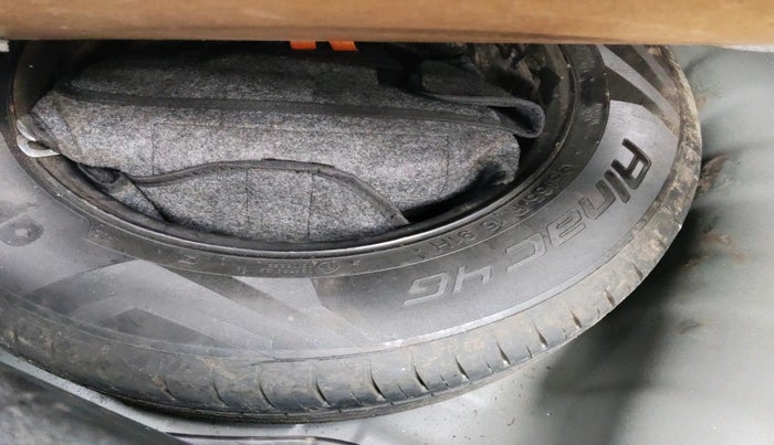 2023 Hyundai VENUE S(O) 1.2, Petrol, Manual, 54,429 km, tyre