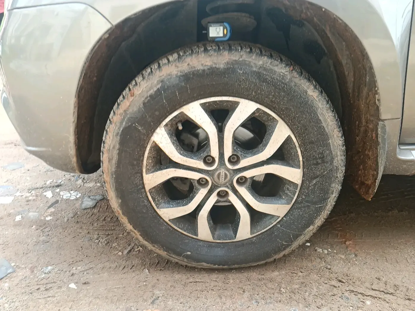 2014 Nissan Terrano XV D THP PREMIUM 110 PS, Diesel, Manual, 1,74,959 km, tyre