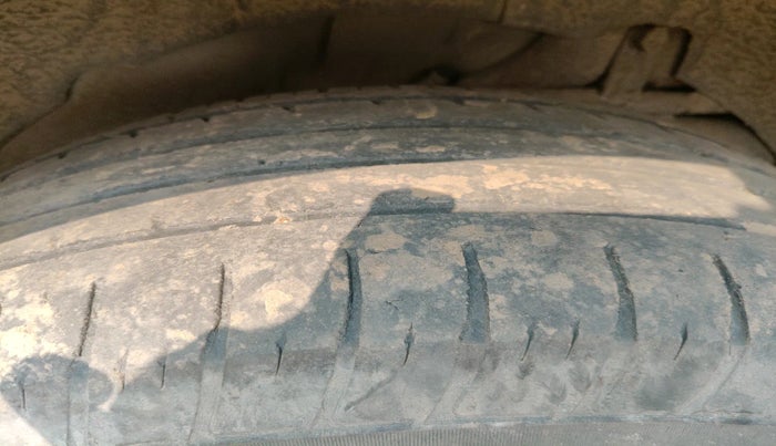 2012 Mahindra XUV500 W8, Diesel, Manual, 97,347 km, tyre