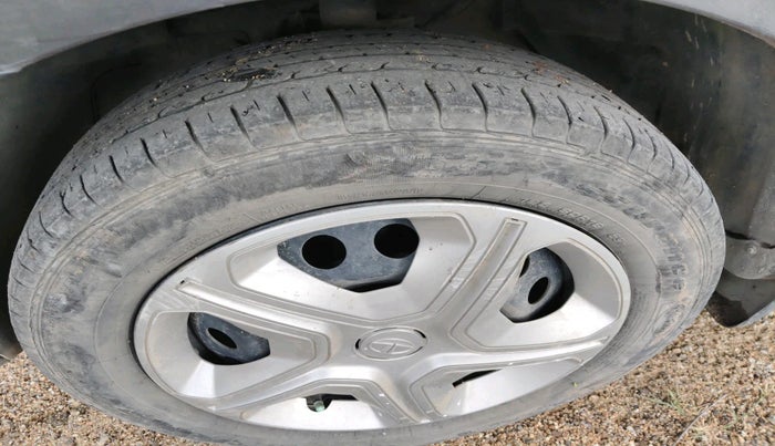 2021 Tata NEXON XMA SUNROOF PETROL, Petrol, Automatic, 55,156 km, tyre