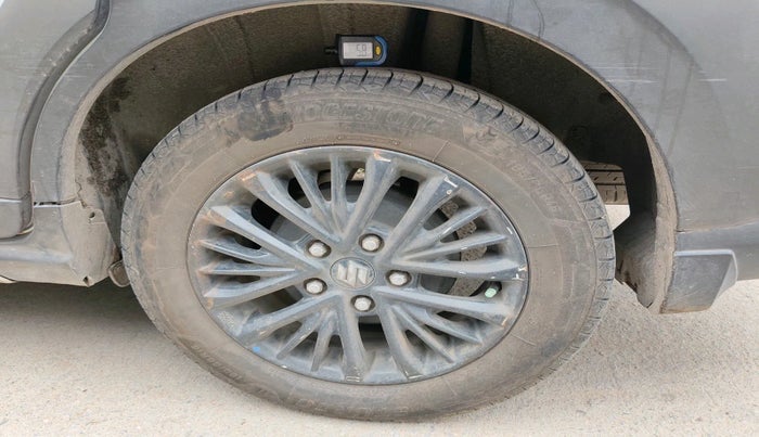 2021 Maruti XL6 ALPHA AT, Petrol, Automatic, 1,12,486 km, tyre