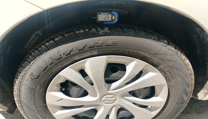 2022 Maruti Swift VXI, Petrol, Manual, 31,858 km, tyre