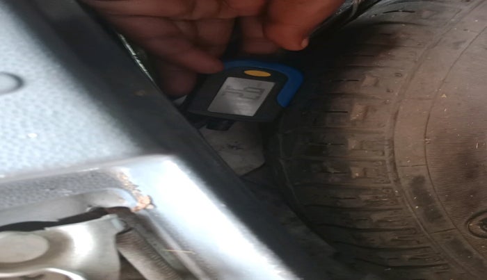 2014 Maruti Alto 800 LXI, Petrol, Manual, 1,10,648 km, tyre