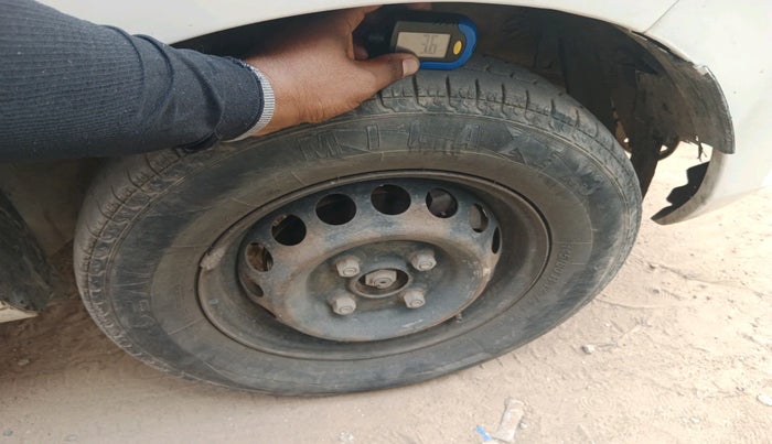 2014 Maruti Alto 800 LXI, Petrol, Manual, 1,10,648 km, tyre