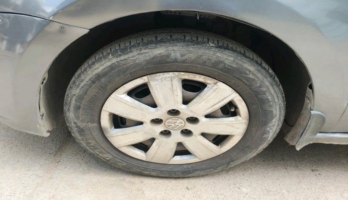 2013 Volkswagen Vento TRENDLINE DIESEL 1.6, Diesel, Manual, 1,67,944 km, tyre