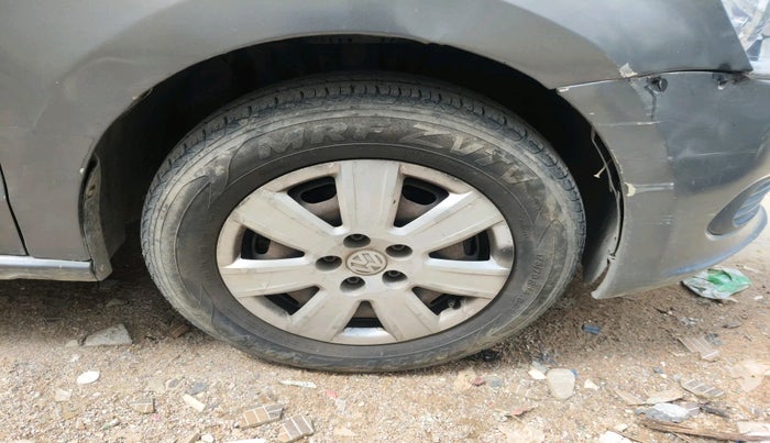 2013 Volkswagen Vento TRENDLINE DIESEL 1.6, Diesel, Manual, 1,67,944 km, tyre