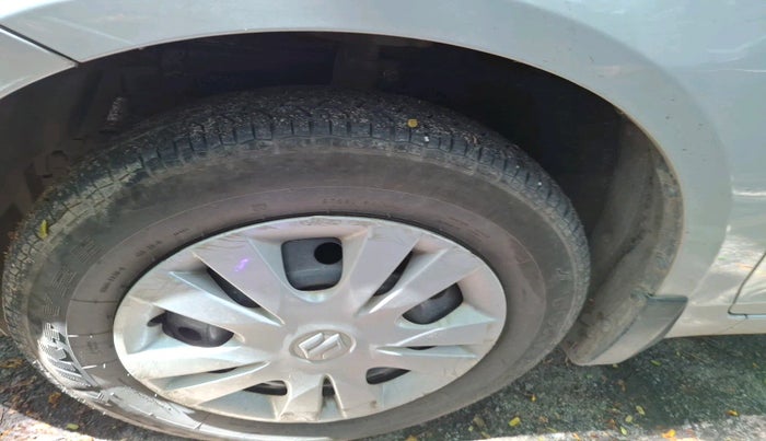 2013 Maruti Swift VXI, Petrol, Manual, 53,640 km, tyre