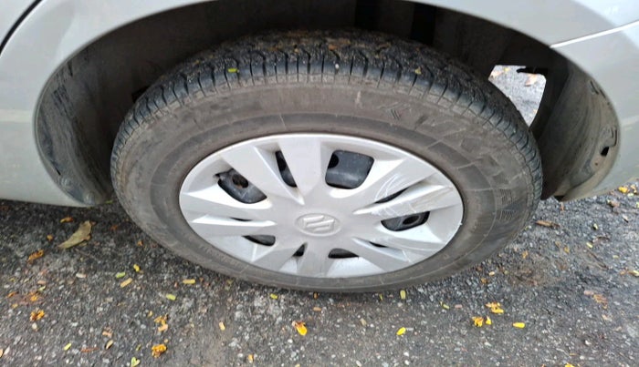 2013 Maruti Swift VXI, Petrol, Manual, 53,640 km, tyre