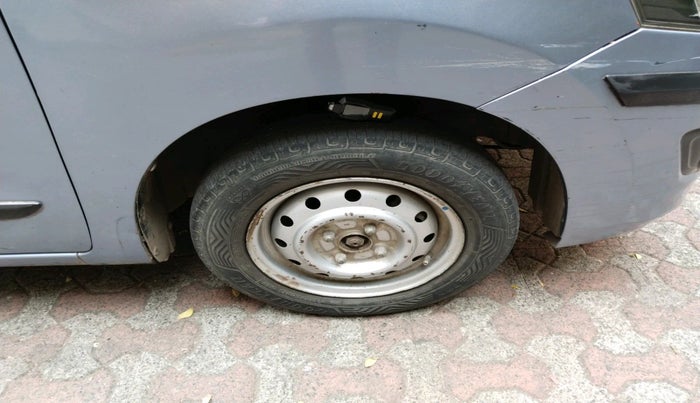 2015 Maruti Wagon R 1.0 LXI CNG, Petrol, Manual, 1,00,603 km, tyre