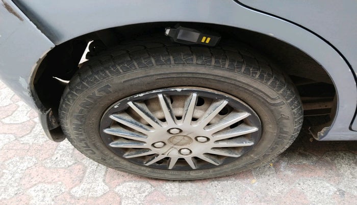 2015 Maruti Wagon R 1.0 LXI CNG, Petrol, Manual, 1,00,603 km, tyre