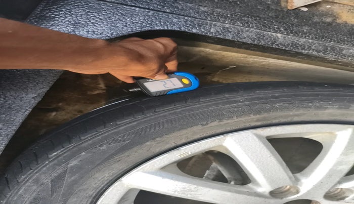 2011 Maruti SX4 ZXI AT, Petrol, Automatic, 71,037 km, tyre