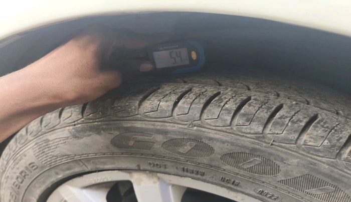 2011 Maruti SX4 ZXI AT, Petrol, Automatic, 71,037 km, tyre