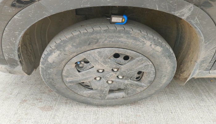 2024 Hyundai VENUE SX 1.2 PETROL, Petrol, Manual, 32,000 km, tyre