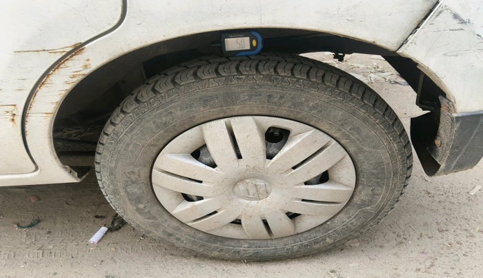 2015 Maruti Alto 800 LXI, Petrol, Manual, 22,357 km, tyre