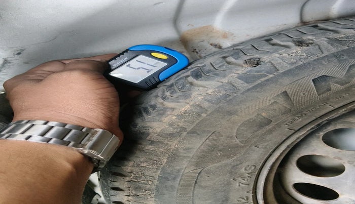 2015 Maruti Alto 800 LXI, Petrol, Manual, 22,357 km, tyre