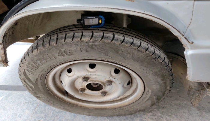 2014 Maruti Omni 5 STR, Petrol, Manual, 63,940 km, tyre