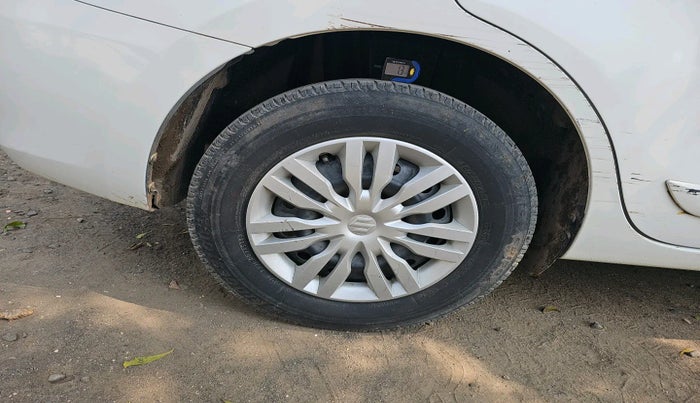 2018 Maruti Dzire VDI, Diesel, Manual, 1,18,241 km, tyre