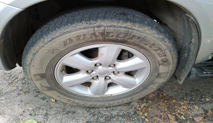 2011 Toyota Fortuner 3.0 4X4 MT, Diesel, Manual, 1,32,416 km, tyre