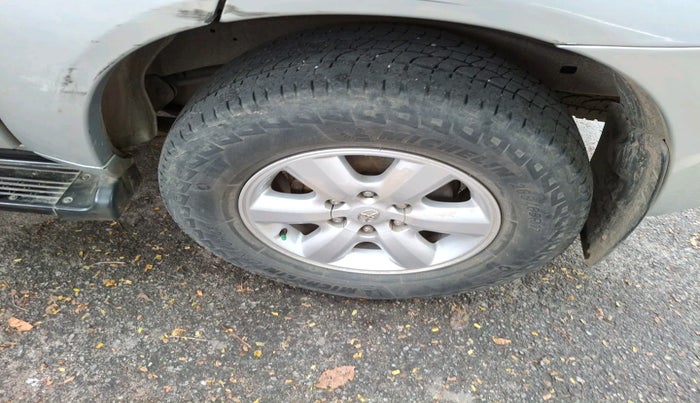 2011 Toyota Fortuner 3.0 4X4 MT, Diesel, Manual, 1,32,416 km, tyre