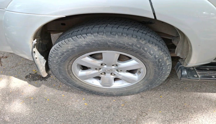 2011 Toyota Fortuner 3.0 4X4 MT, Diesel, Manual, 1,32,416 km, tyre