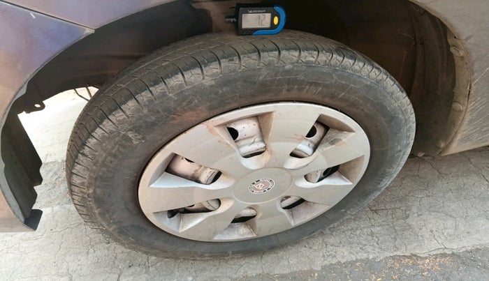 2014 Maruti Wagon R 1.0 LXI CNG, Petrol, Manual, 1,03,168 km, tyre