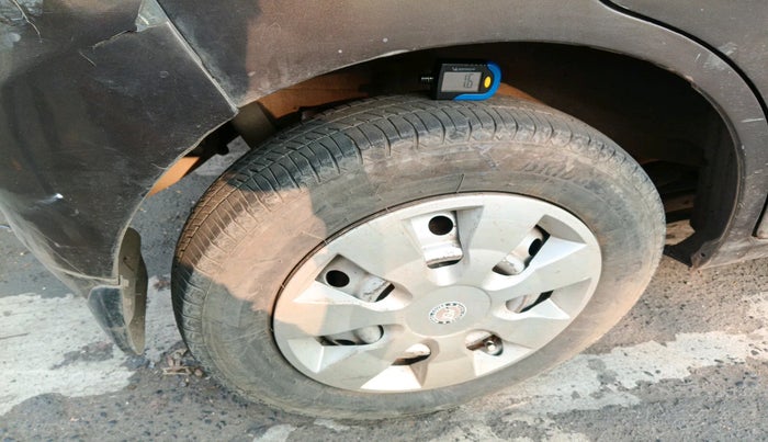 2014 Maruti Wagon R 1.0 LXI CNG, Petrol, Manual, 1,03,168 km, tyre