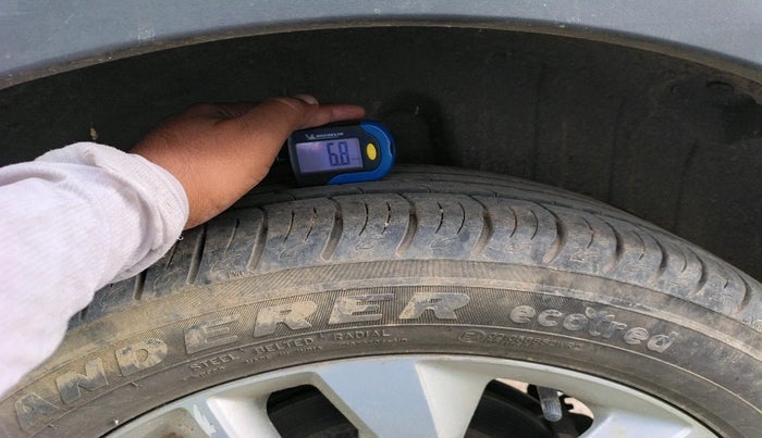 2020 Mahindra XUV300 W8 1.2 PETROL, Petrol, Manual, 15,304 km, tyre