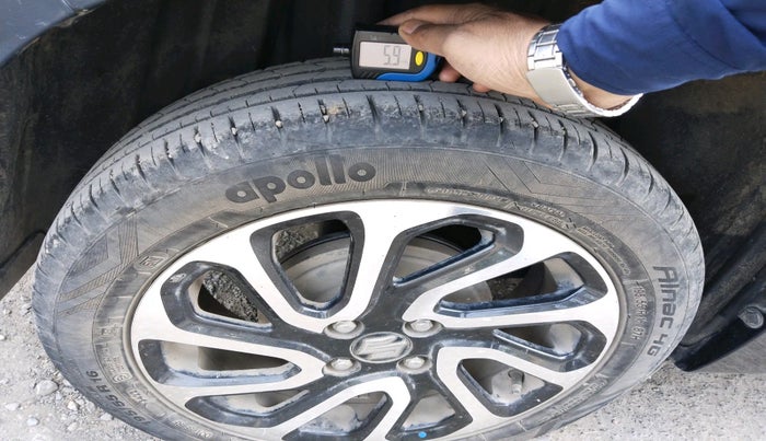 2022 Maruti Baleno ALPHA 1.2 AGS, Petrol, Automatic, 32,543 km, tyre