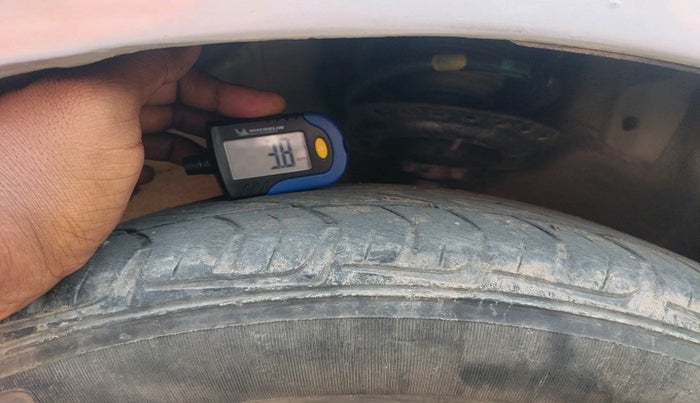 2012 Hyundai i20 MAGNA 1.2, Petrol, Manual, 1,09,452 km, tyre