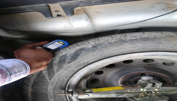 2012 Hyundai i20 MAGNA 1.2, Petrol, Manual, 1,09,452 km, tyre