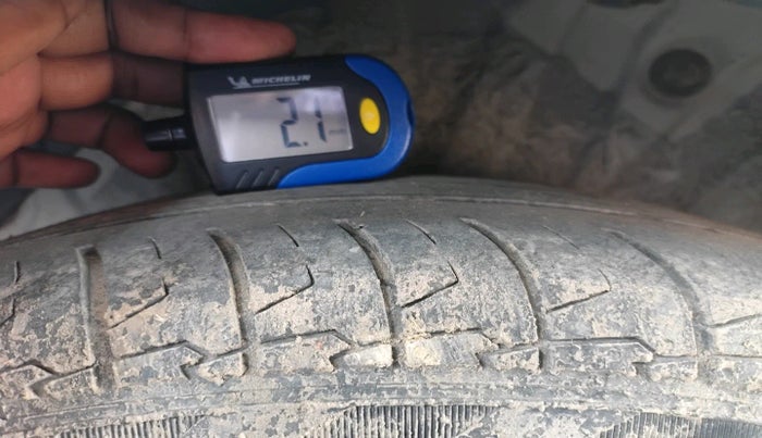 2012 Hyundai i20 MAGNA 1.2, Petrol, Manual, 1,09,452 km, tyre